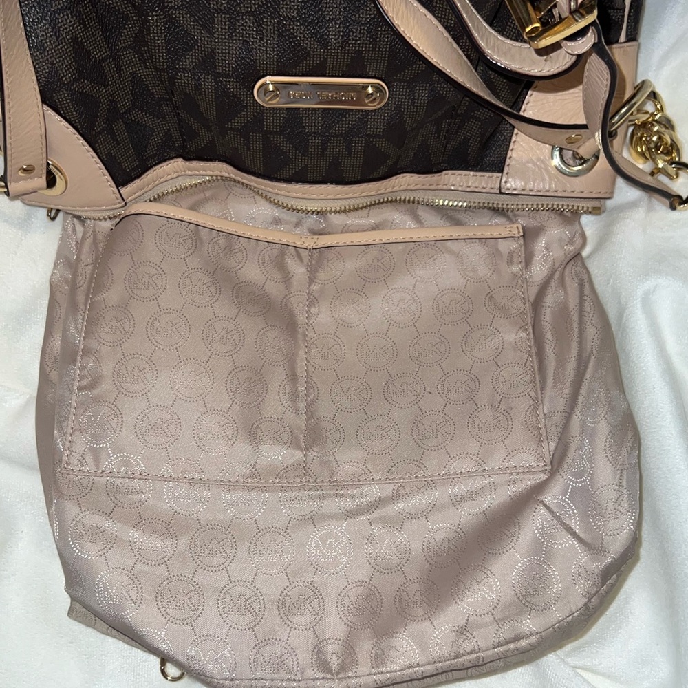 Michael Kors Large Convertible Shoulder Bag - Picture 3 of 9